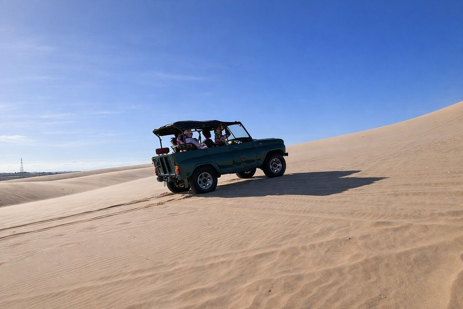 [先着順特価] ホーチミン発ムイネーJeepツアー (貸切、Jeepのカラー選択可能) 関連参考写真
